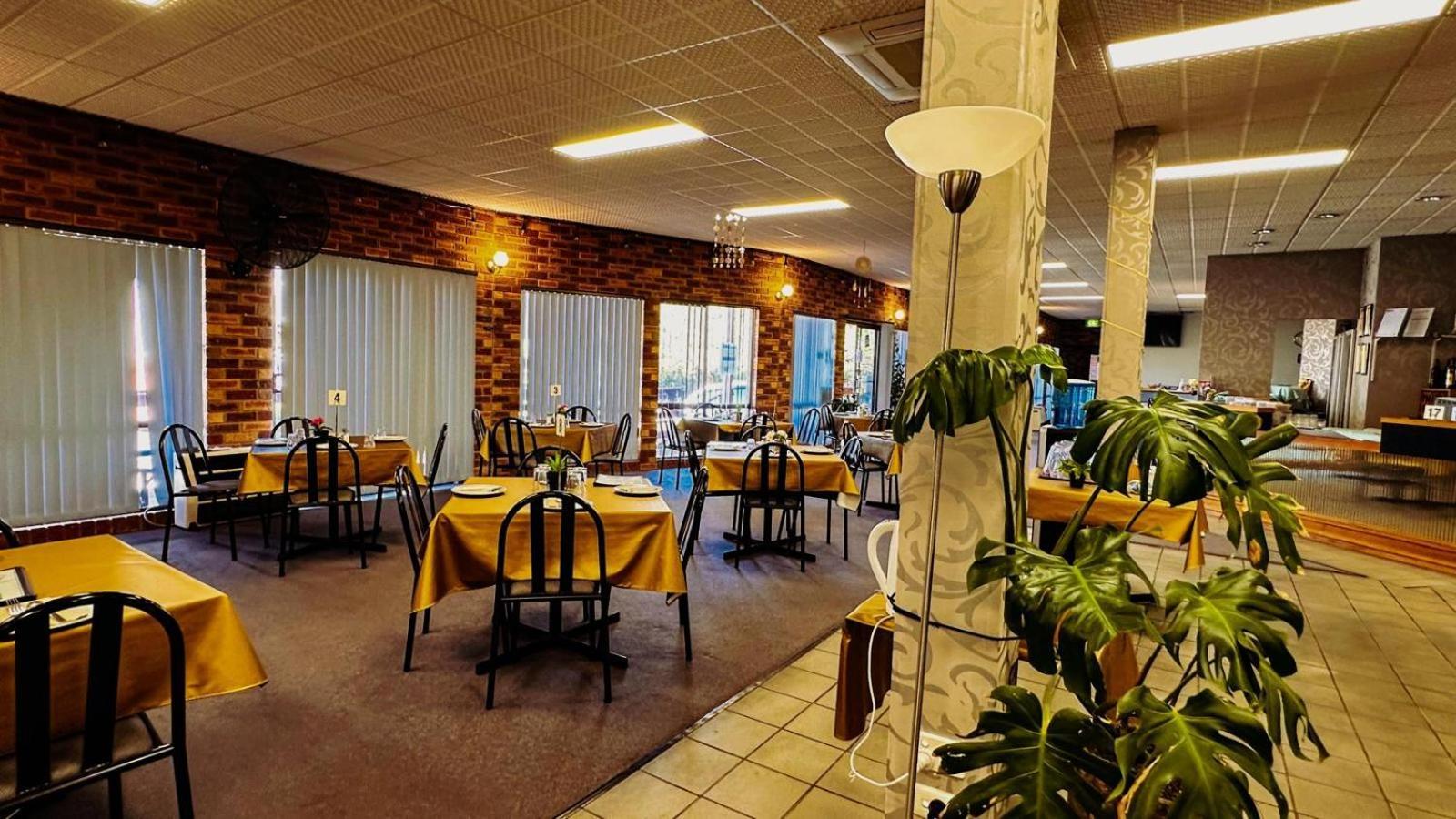Mountain Creek Motel Bar & Restaurant Маунт-Б'юті Екстер'єр фото